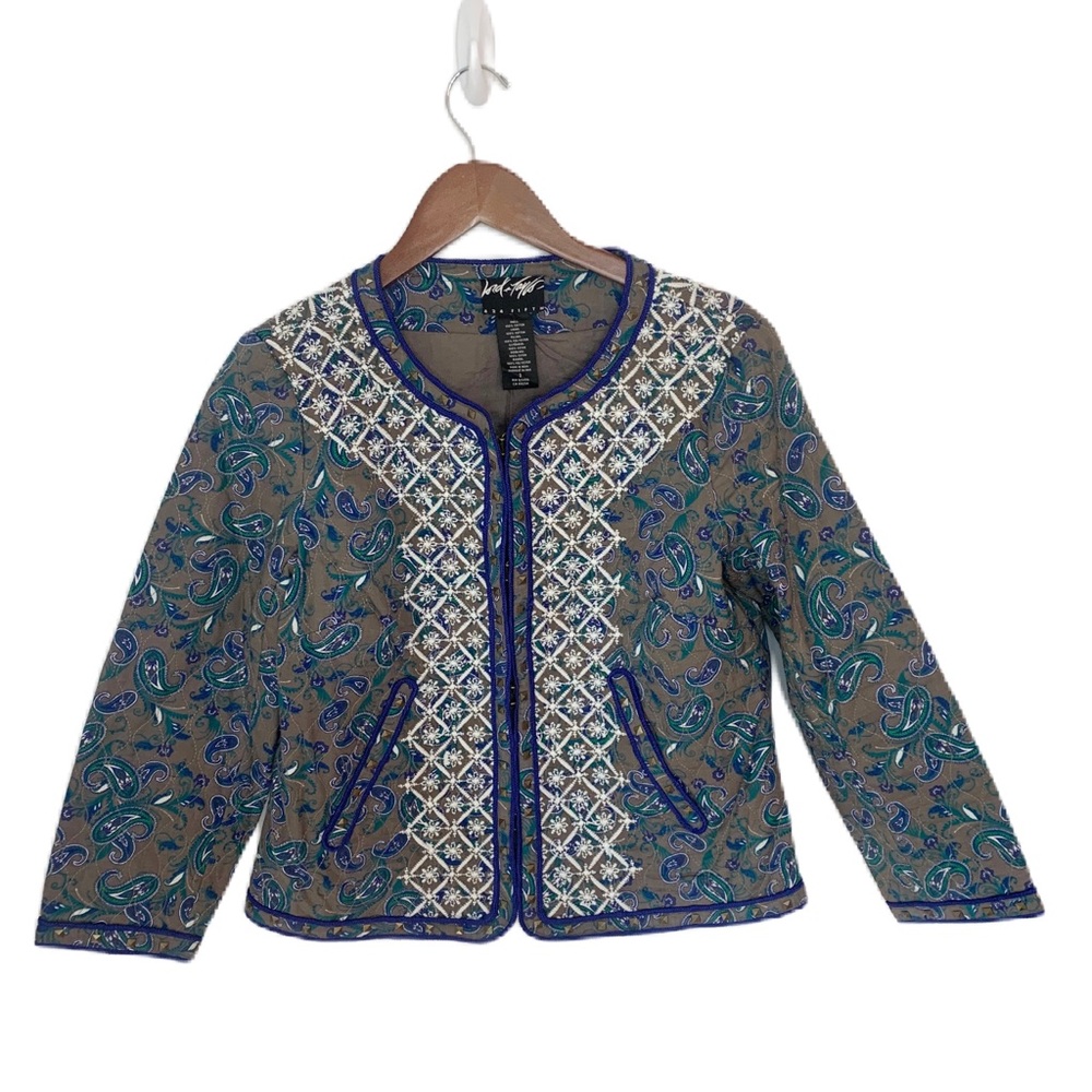 Lord & Taylor Women’s Quilted Jacket Size 2 Floral Embroidered Gray Cottagecore